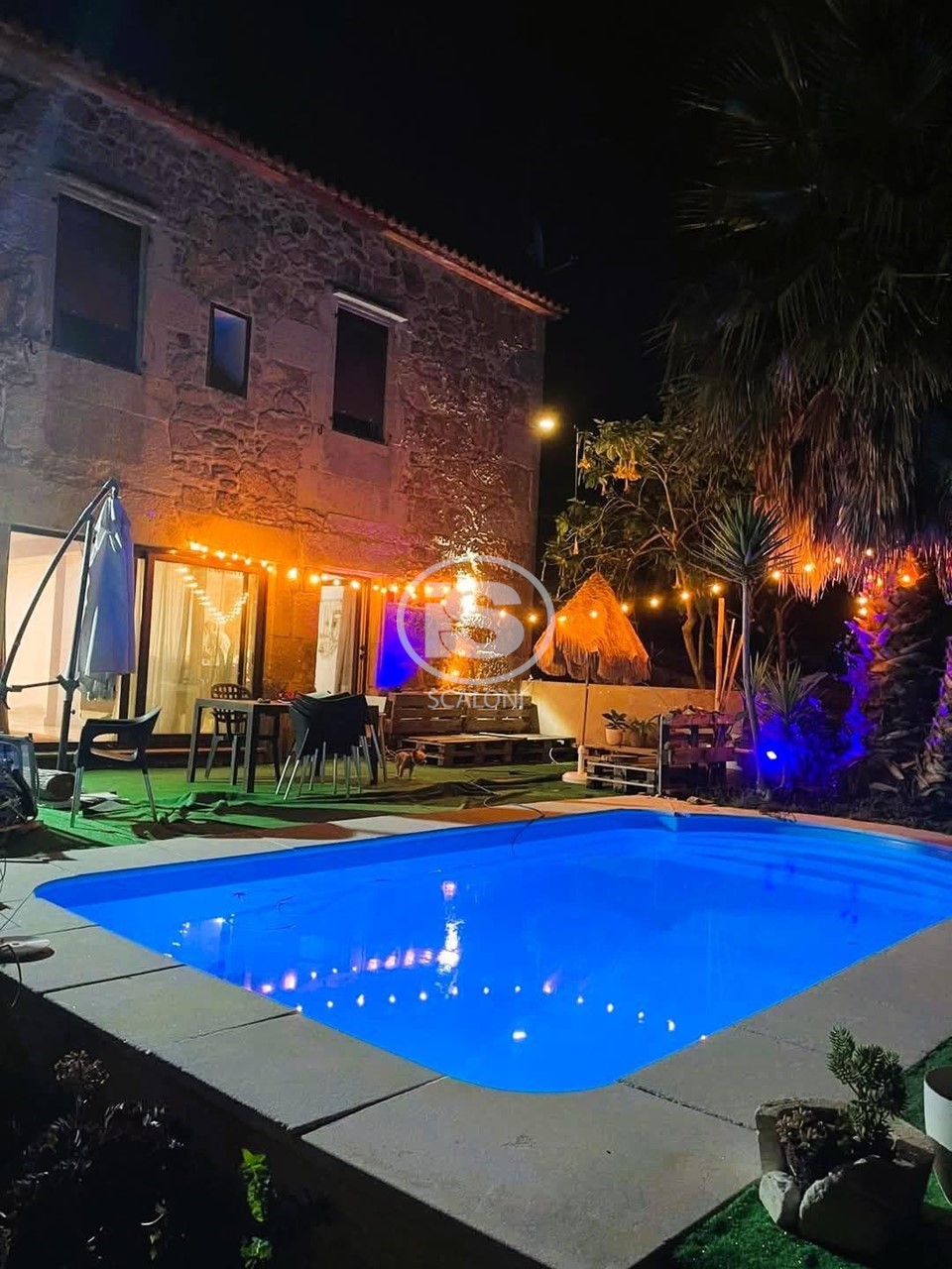 Foto 1 Casa gallega con estilo moderno situada en el entorno del Pazo de Rubianes