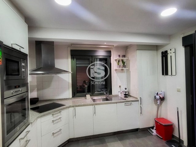 Planta baja de casa con espacio exterior en el centro de Patos (Nigrán) - Vigo